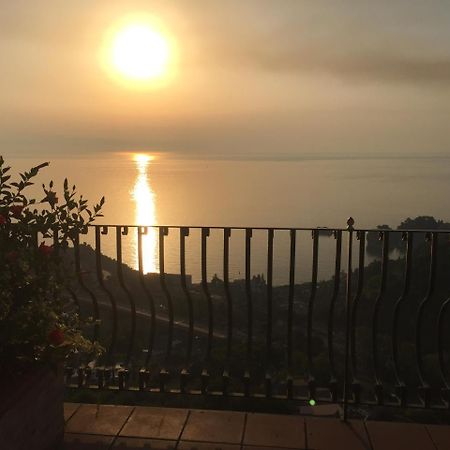 B&B La Terrazza Sul Mare Taormina Exteriör bild