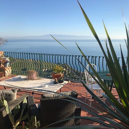 B&B La Terrazza Sul Mare Taormina Exteriör bild
