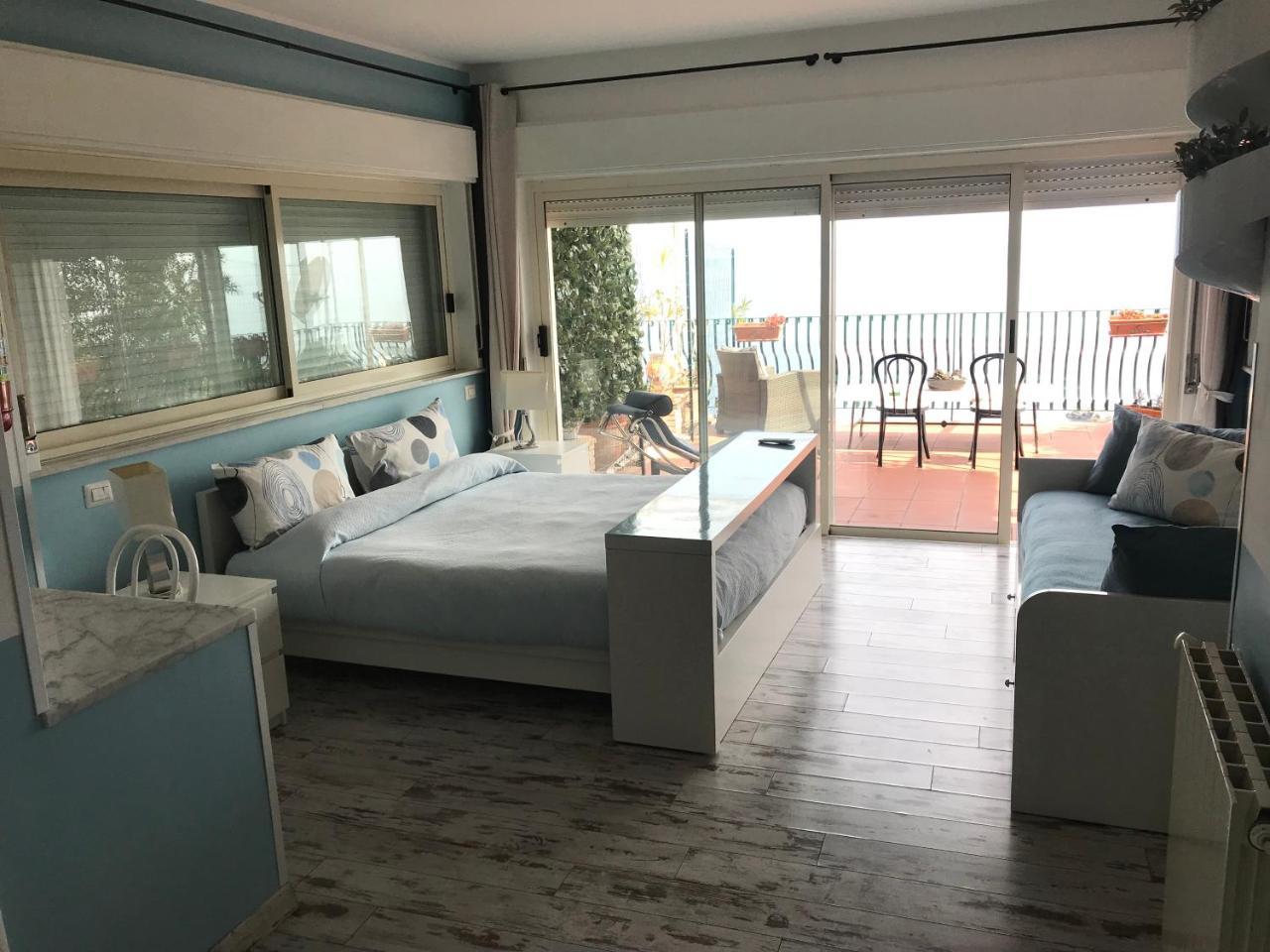 B&B La Terrazza Sul Mare Taormina Exteriör bild