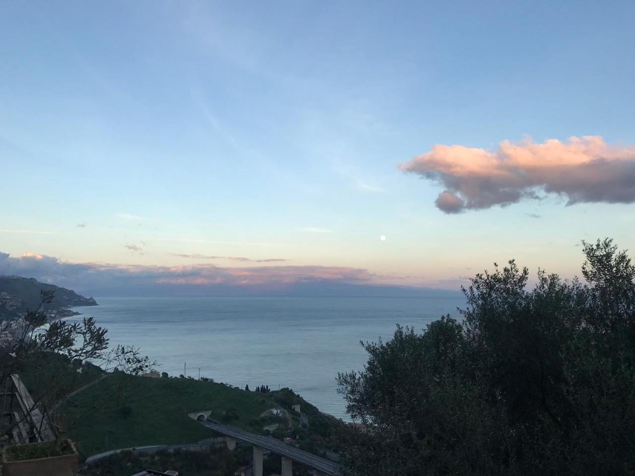 B&B La Terrazza Sul Mare Taormina Exteriör bild