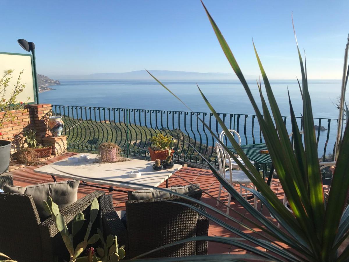 B&B La Terrazza Sul Mare Taormina Exteriör bild